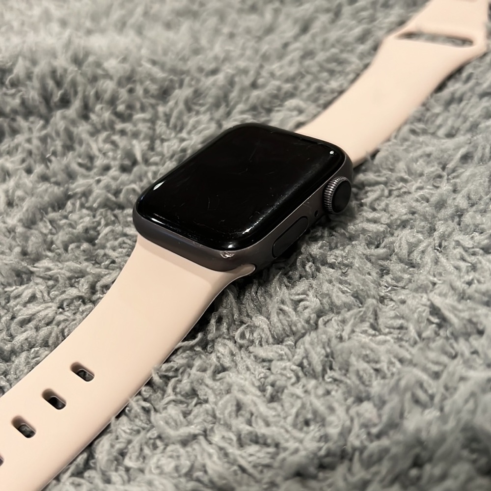 APPLE WATCH SERIES 4 (GPS) Space Gray 40mm